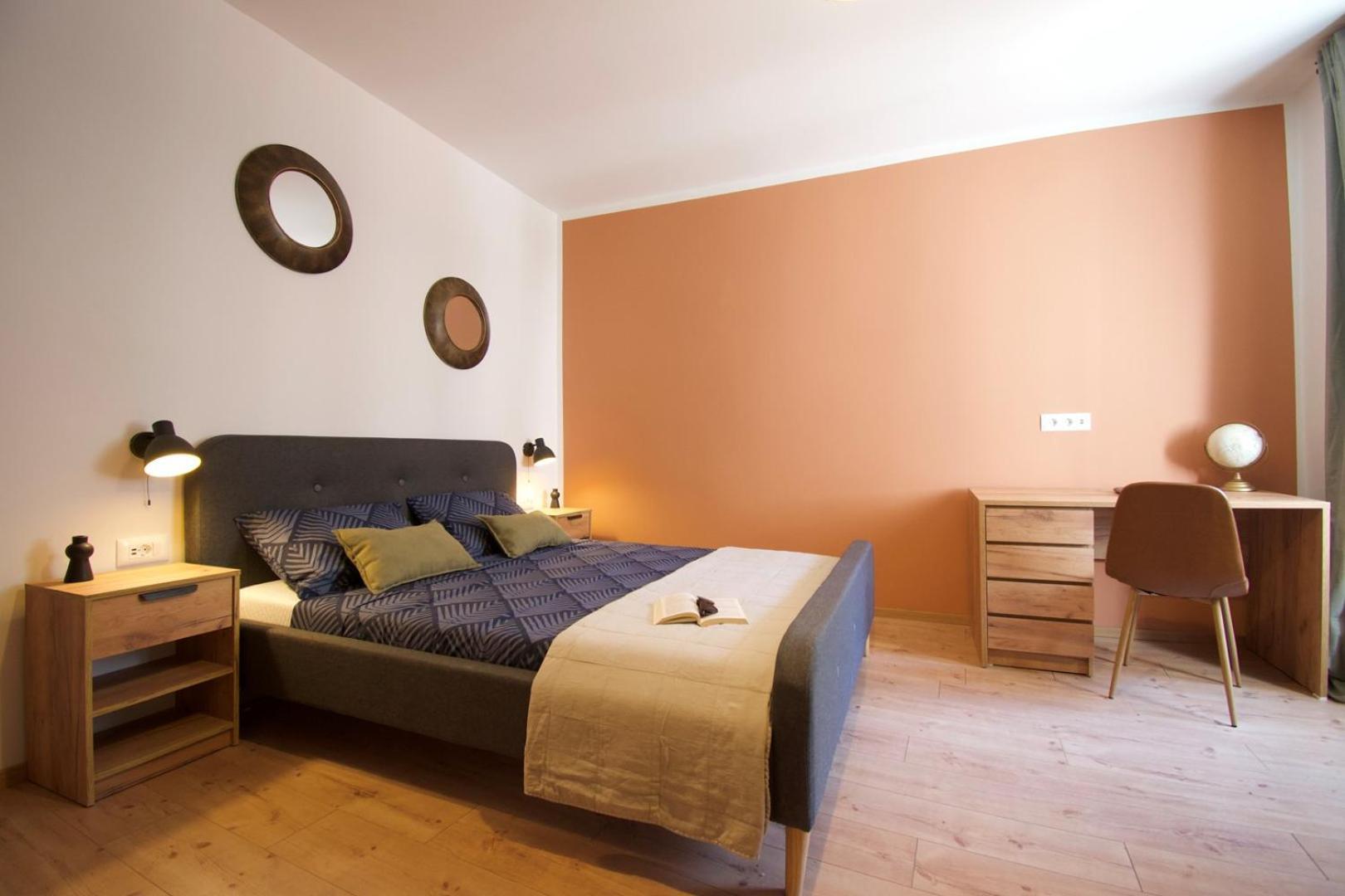 150m From Arena Colosseum Apartment