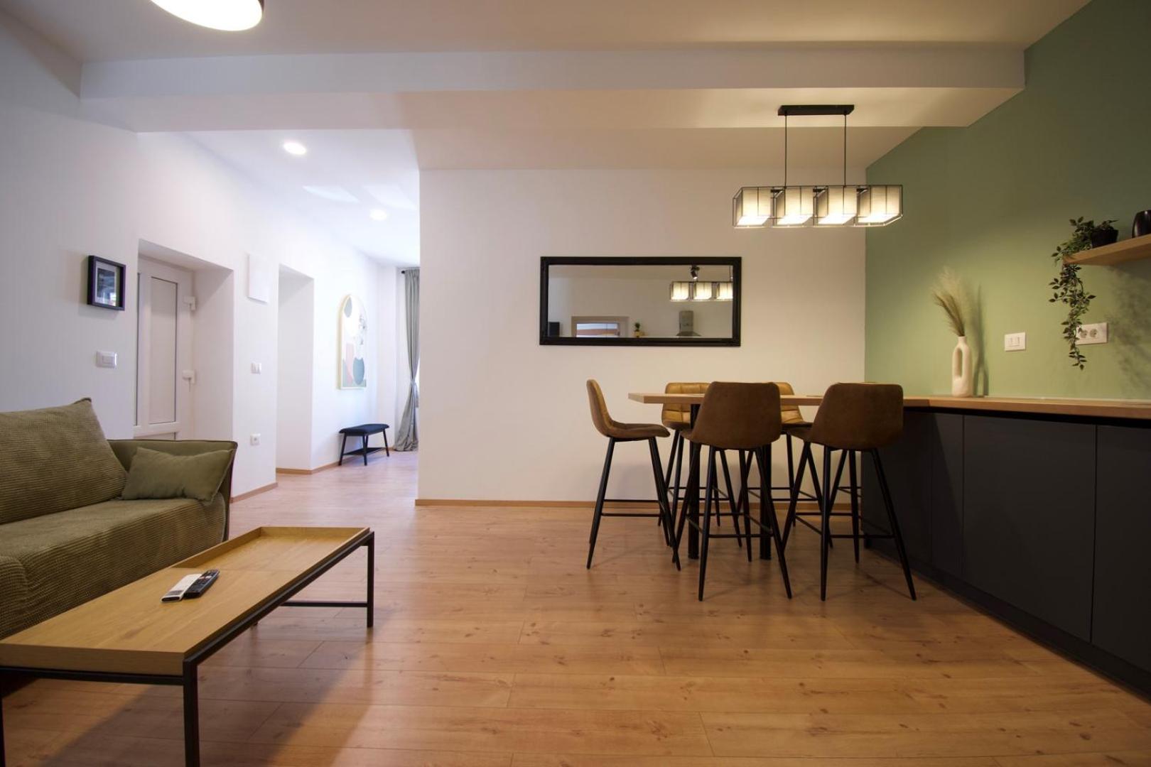150m From Arena Colosseum Apartment