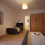 Apartment 150M From Arena Colosseum