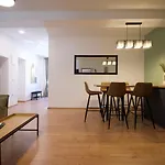 Apartment 150M From Arena Colosseum